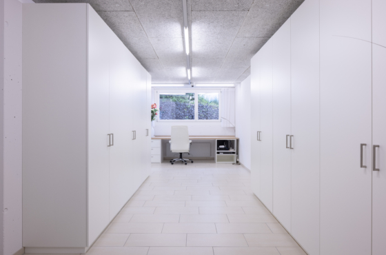 Separater Hobbyraum oder Büro im Untergeschoss