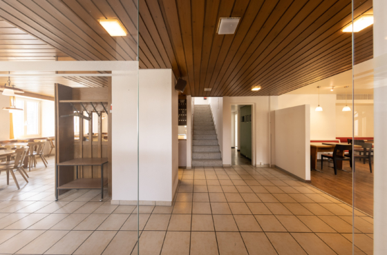 Eingangsbereich mit Treppe ins 1OG