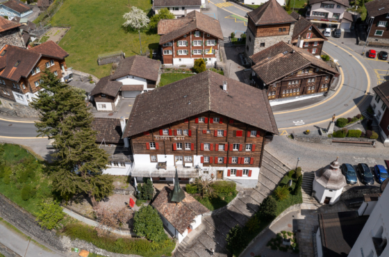 Historisches Hotel Tell mit Anbau