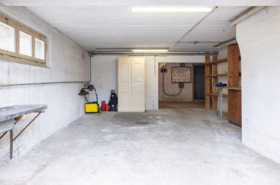 Garage und Werkstatt im UG
