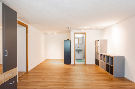 Schlafzimmer mit Badezimmer